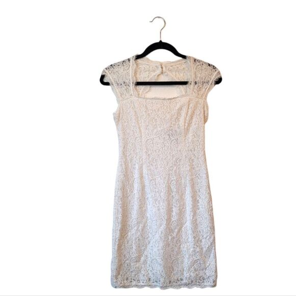 Adrianna Papell Women's White Lace Open Back Mini Dress Size US 2 - Picture 1 of 7